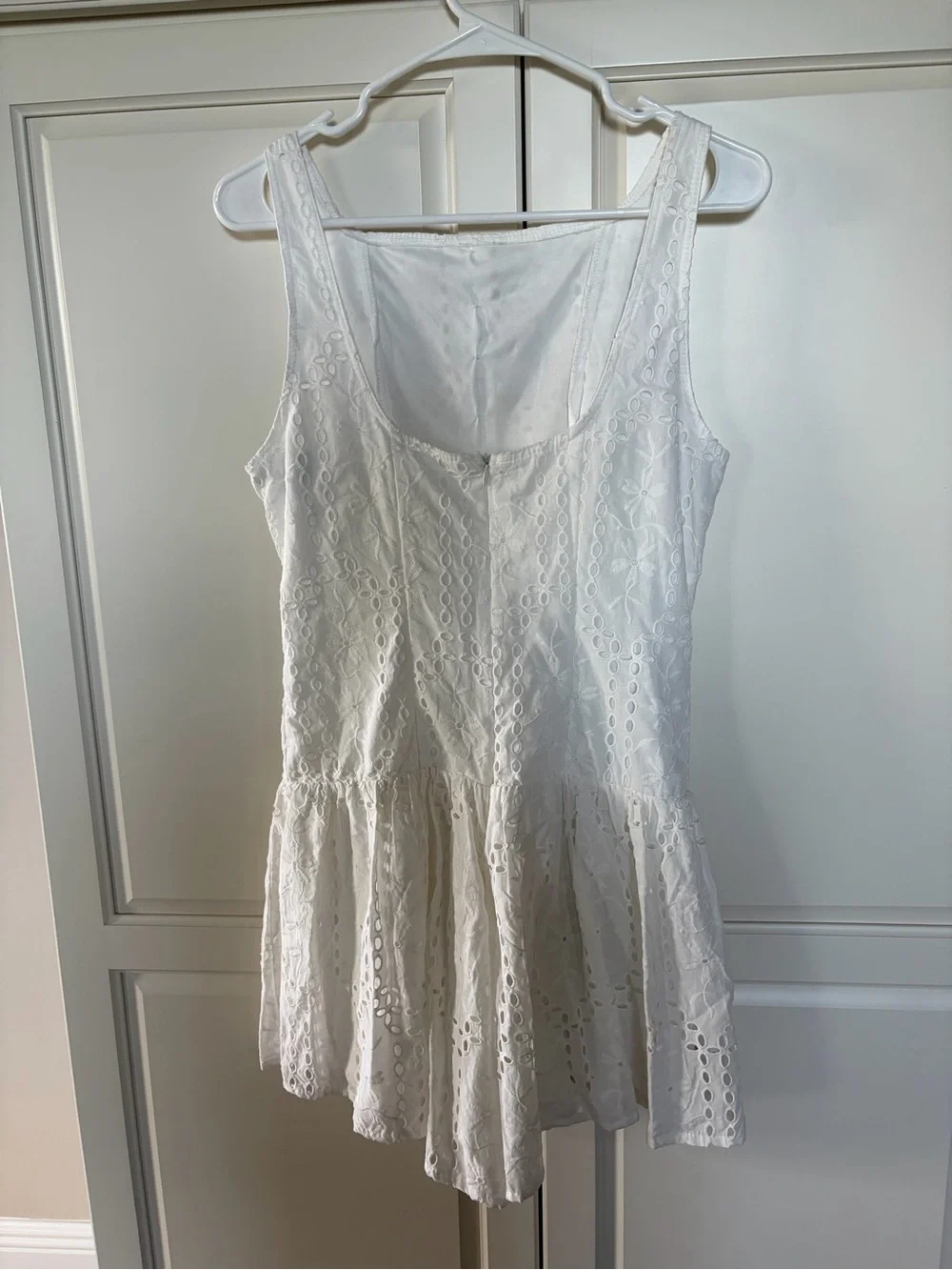 Altar’d State Eyelet Lace Sleeveless White Button Romper Womens Large